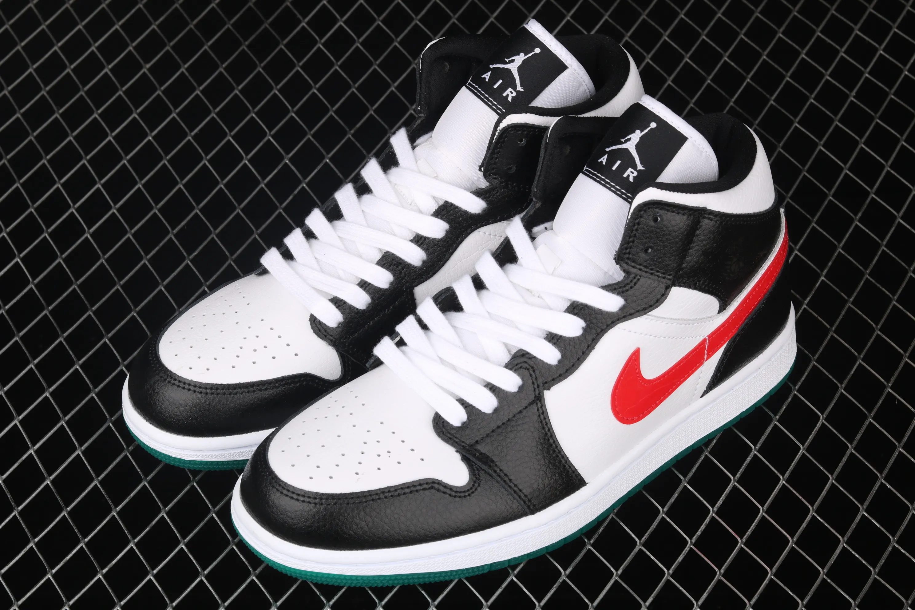 All categories Air Jordan Jordan series basketball shoes Air Jordan 1 Mid Air Jordan 1 Mid AJ1 Joe 1 red and yellow color hook Yuanyang mid-top basketball shoes BQ6472-063